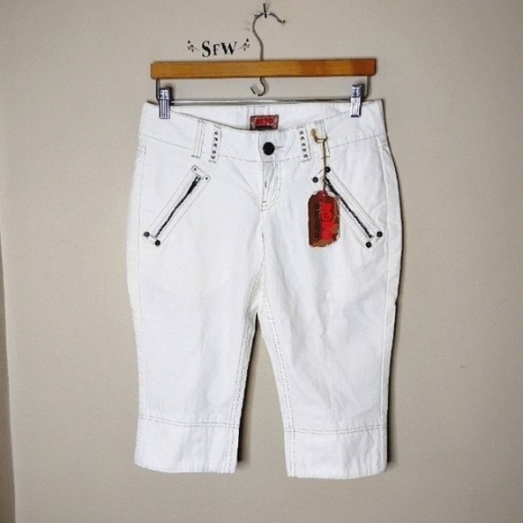 Vintage Y2K No Boundaries Bermuda Shorts Juniors 7 NWT Low Rise Deadstock Denim - Picture 2 of 10